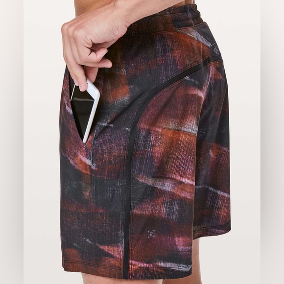 Lululemon Pace Breaker Short Linerless 7" Updated Shadow Play Red Multi Size M - Picture 8 of 9